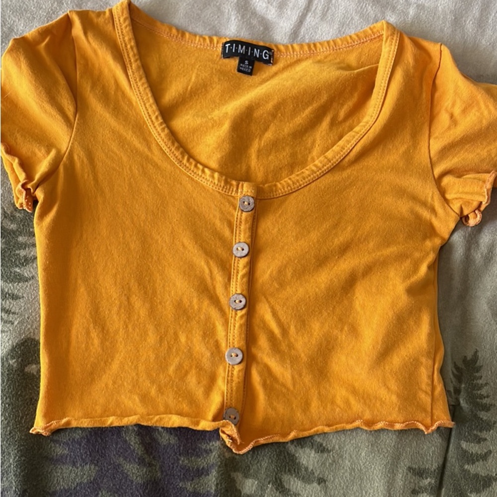 Mustard yellow crop t shirt